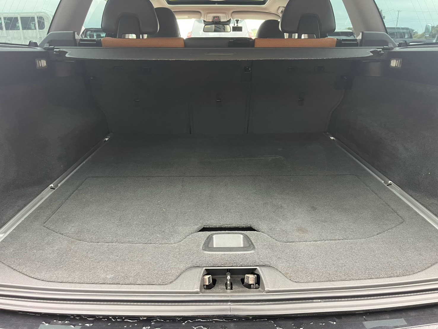 Volvo v70 T6 AWD インスクリプション