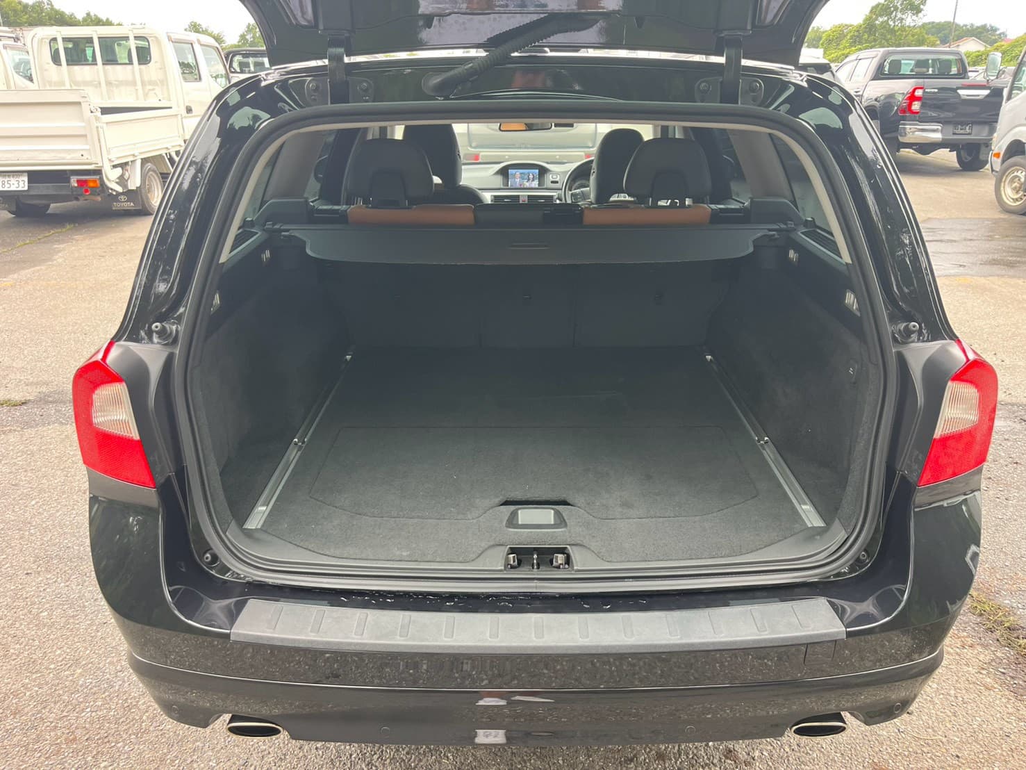 Volvo v70 T6 AWD インスクリプション